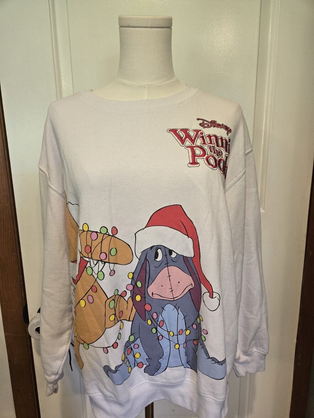 Winnie The Pooh Christmas Sweatshirt Embroidered Title White Womens Size Small